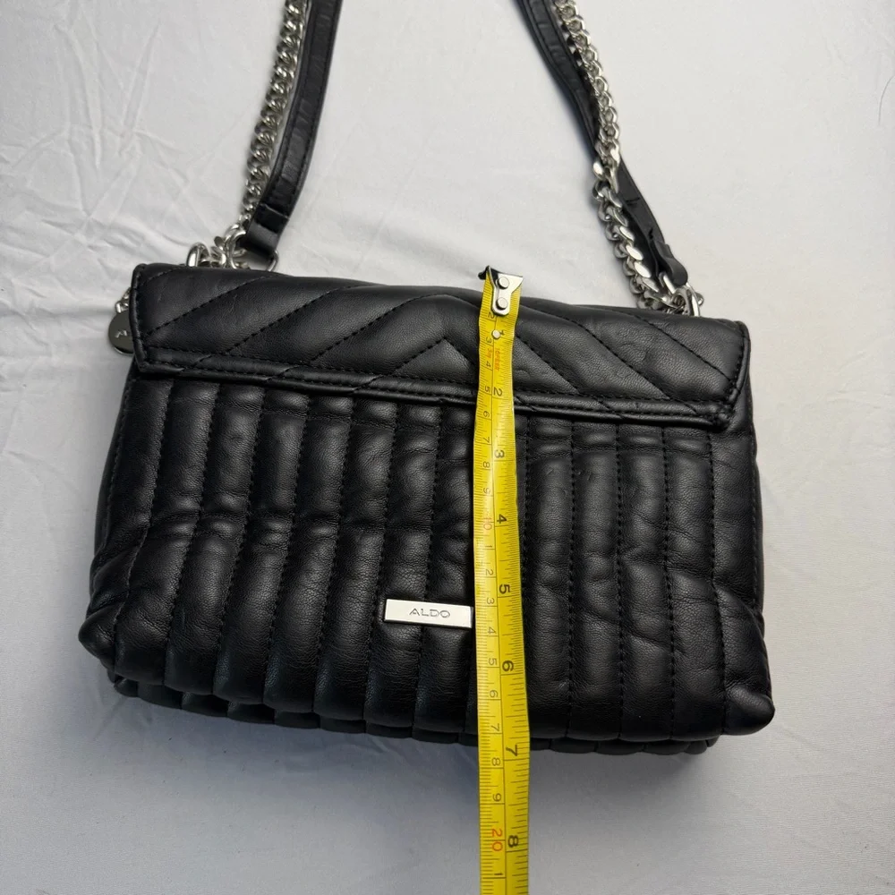 Aldo black quilted purse chain strap front flap closure - Picture 5 of 7